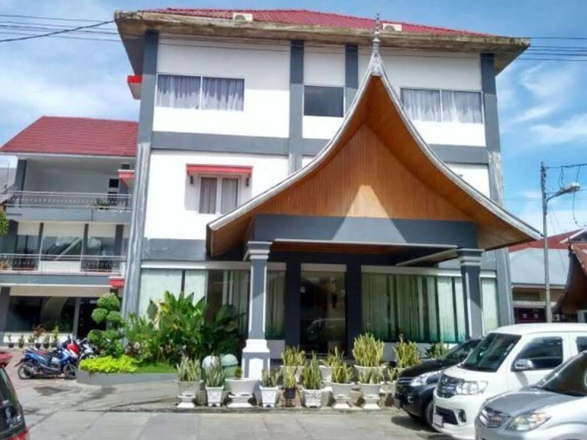 Edotel Minangkabau Padang  Luaran gambar